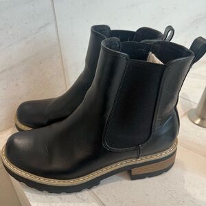 Universal Thread Chelsea Black Boot